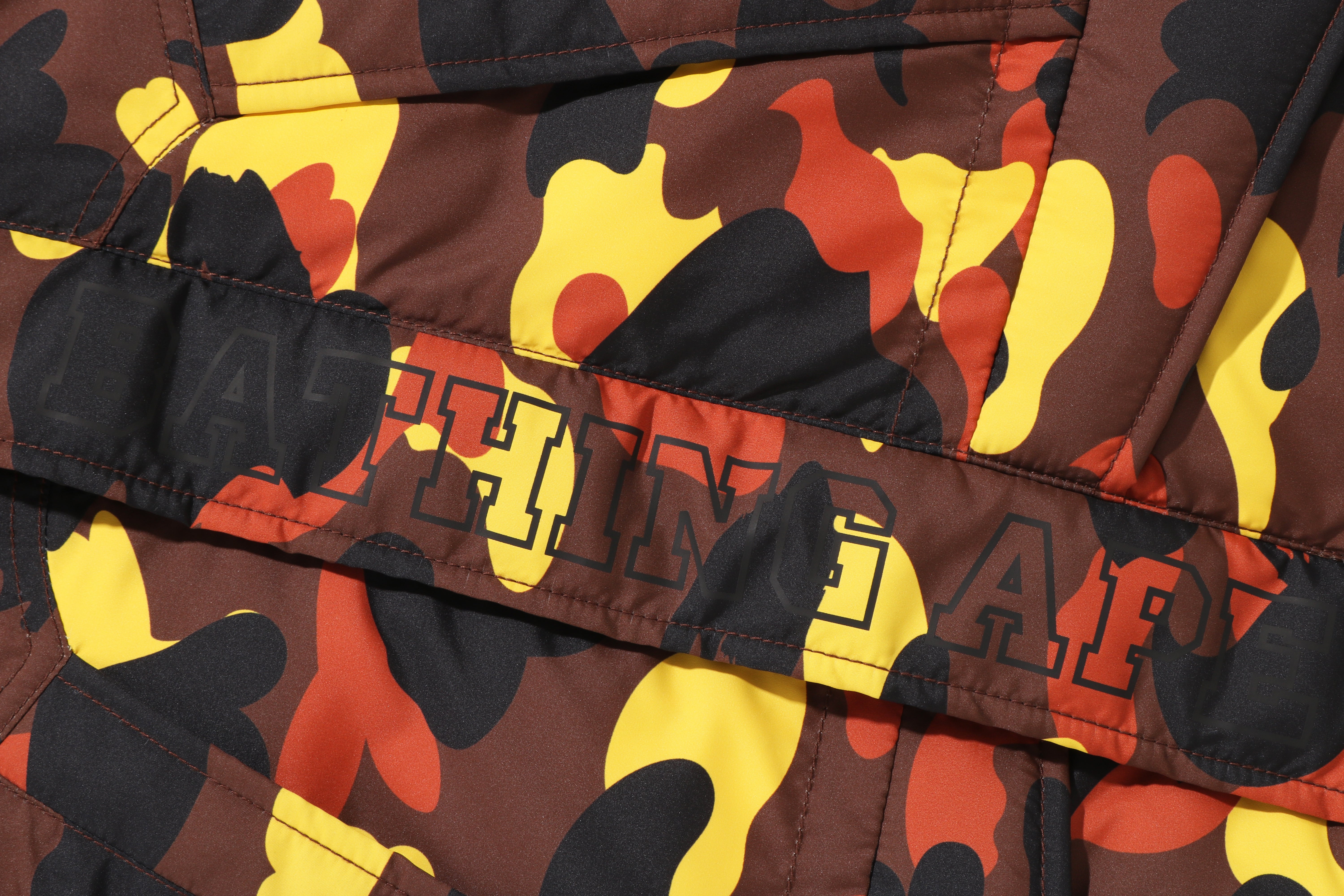 1ST CAMO SNOWBOARD DOWN JACKET KIDS – eu.bape.com