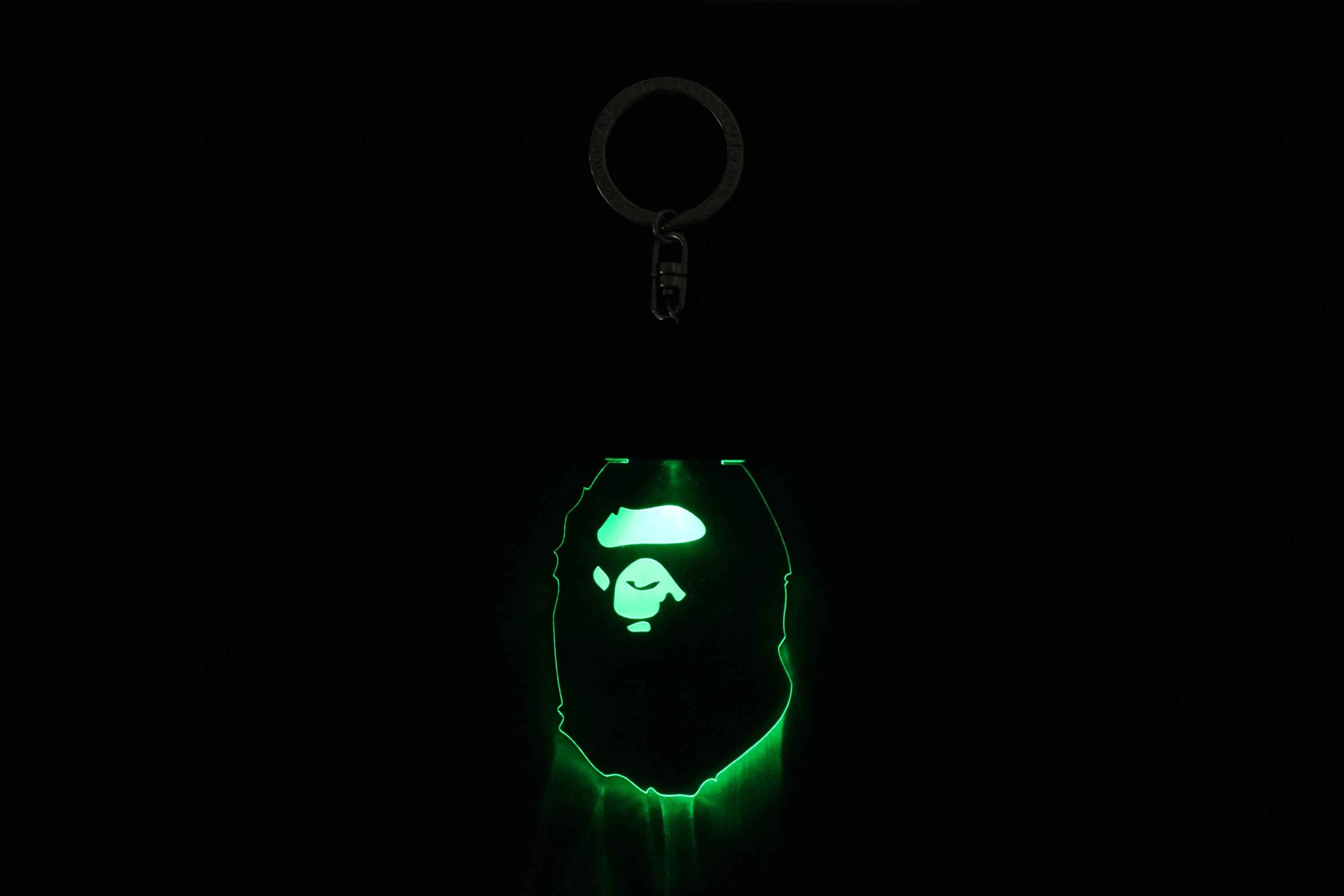 APE HEAD LED KEYCHAIN – eu.bape.com