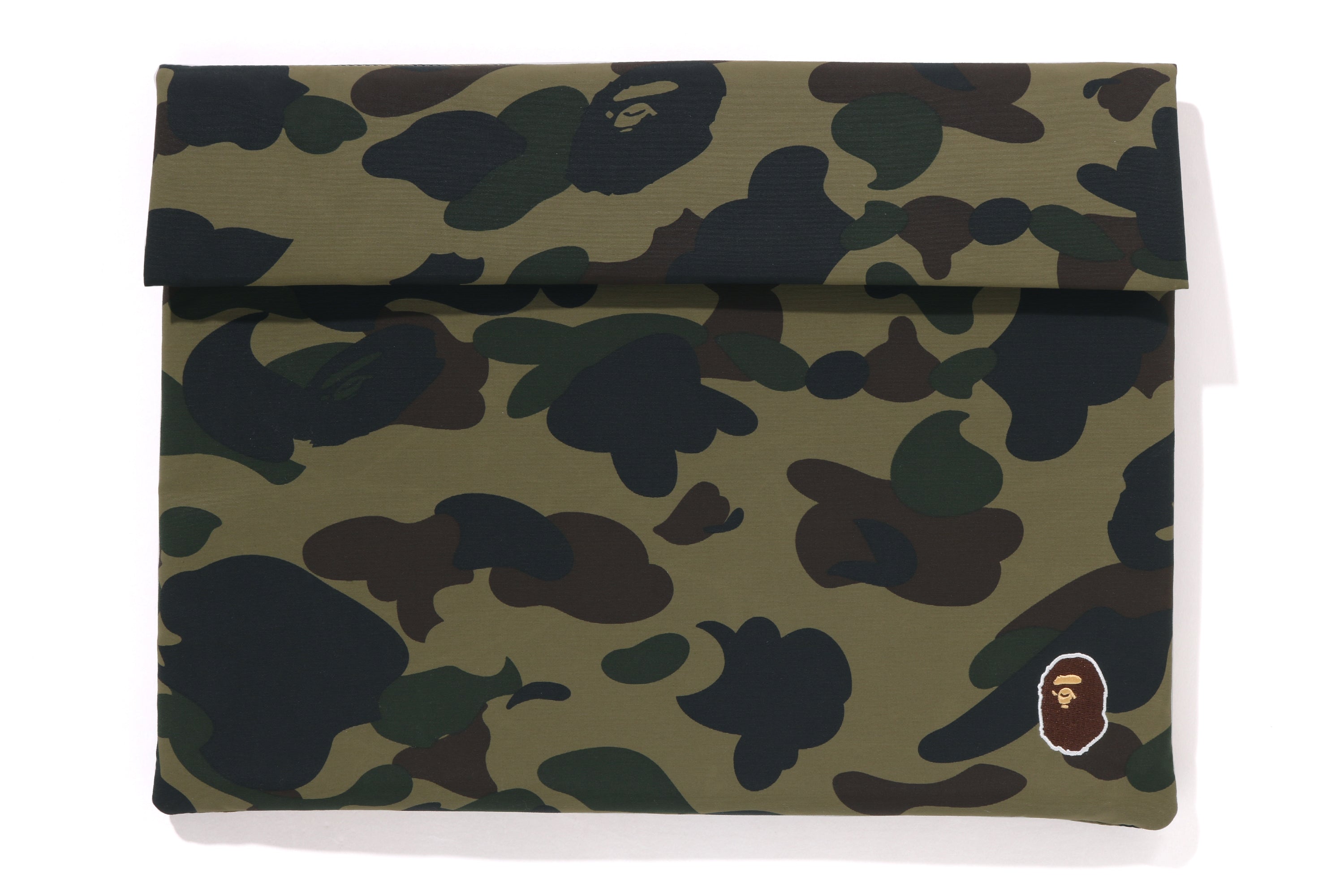 ベイシングエイプ　15インチPCケース 1ST CAMO 15