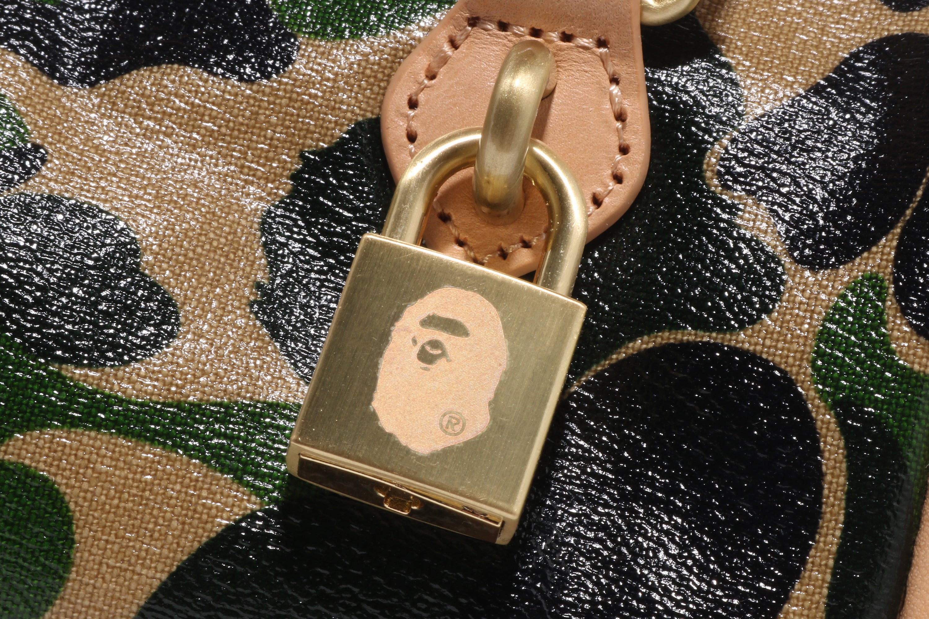 ABC CAMO MINI SHOULDER BAG LADIES – eu.bape.com