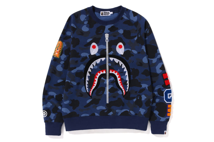 FARBE CAMO STICKEREI SHARK CREWNECK