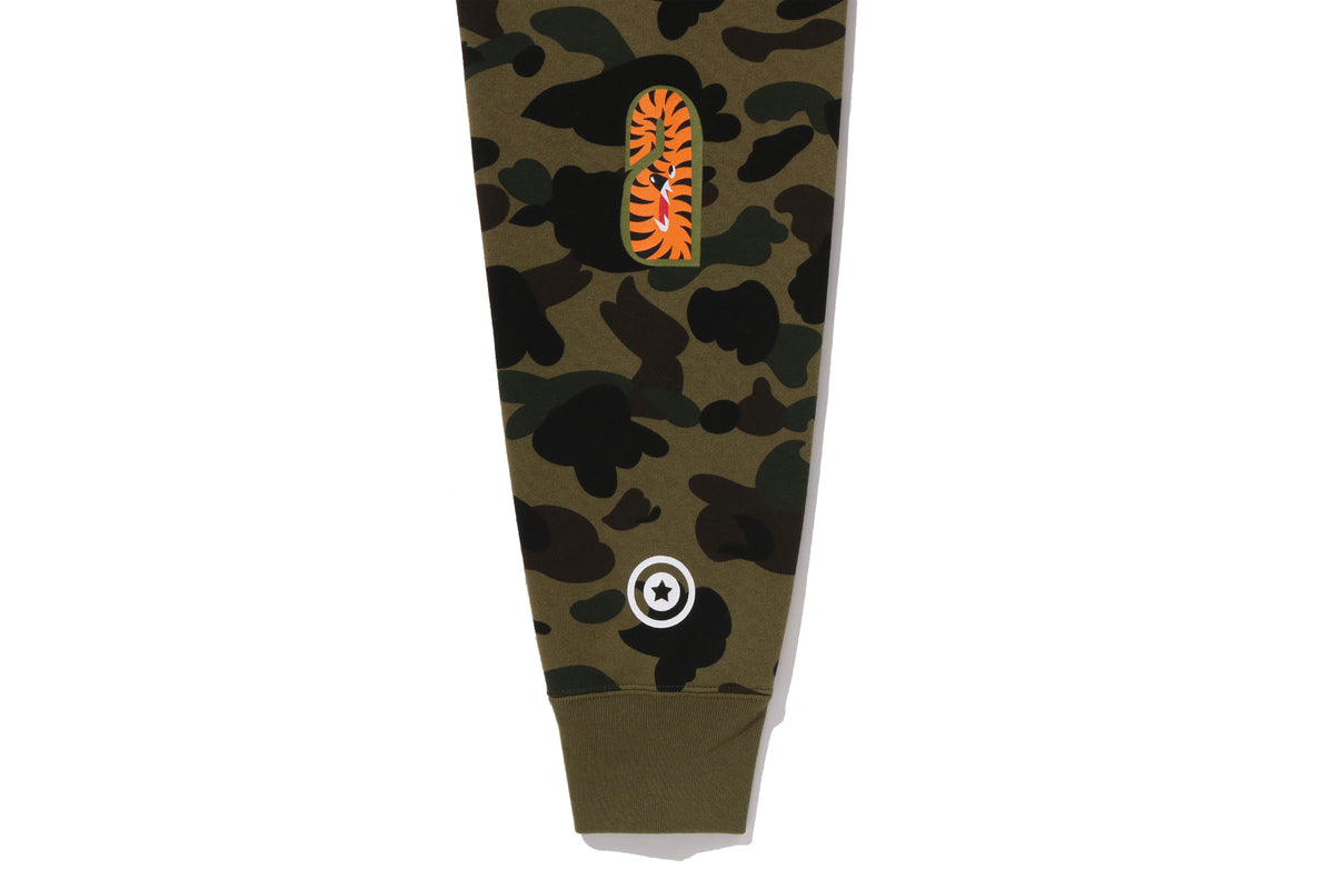 1ST CAMO SHARK CREWNECK SWEATSHIRT