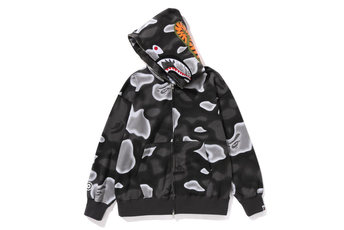 HOODIE MIT LOCKERER PASSFORM UND DURCHGEHENDEM REISSVERSCHLUSS „LIQUID CAMO SHARK“